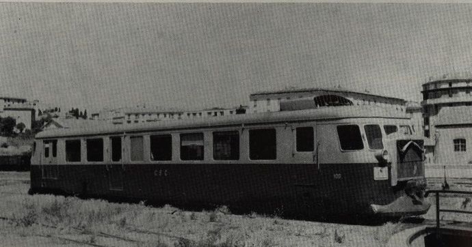 Autorail 106,série 102 à 106 des A 210 D de la Corse, à Bastia Autorail 106,série 102 à 106 des A 210 D de la Corse, à Bastia