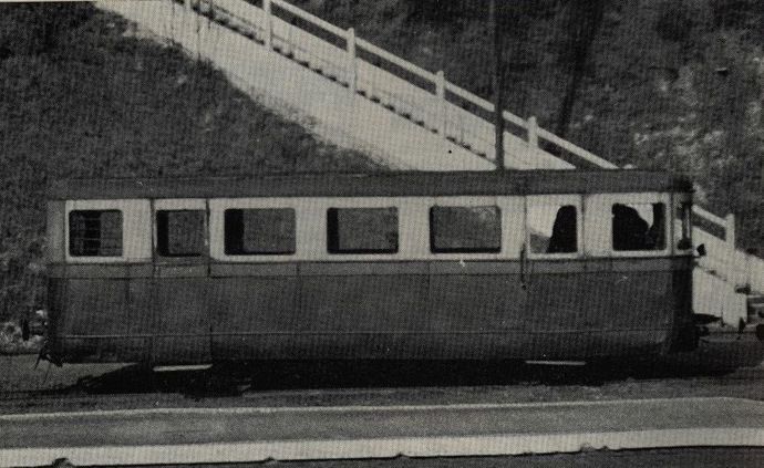 L'autorail ll des V.F.I.L, type A 50 DL en gare de St-Just-en Chaussée