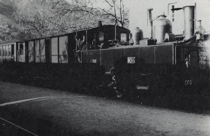 Locomotive 130 type I.G. n° 55 en garde de l'Ile-Rousse, sur la ligne Corse de la Balagne