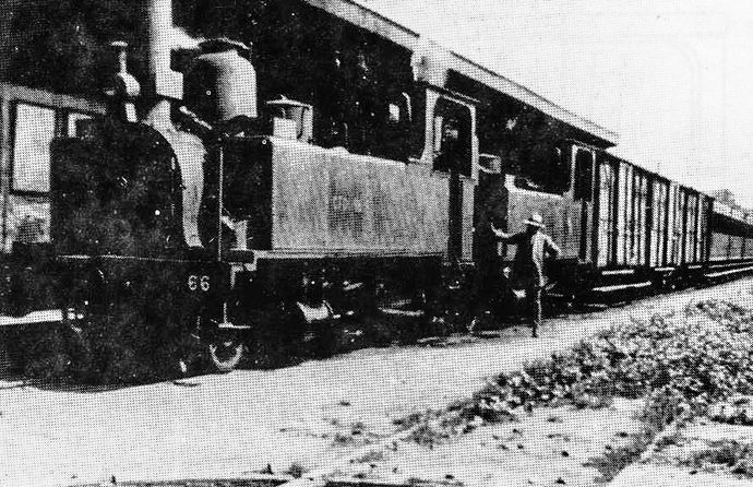 Locomotives type Charente, série 65-67, en double traction en gare d'Angoulême ETAT.