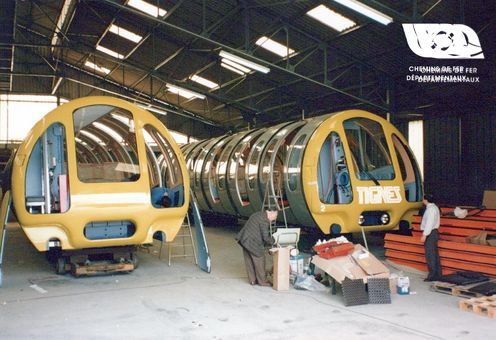 Sortie d'usine des véhicules du funiculaire de Tignes