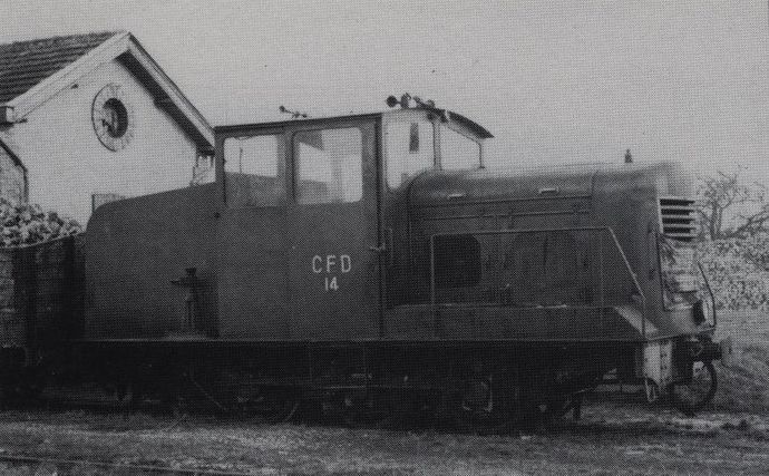 Tracteur n° 14 en gare d'Egreville (Cliché M. RIFAULT)