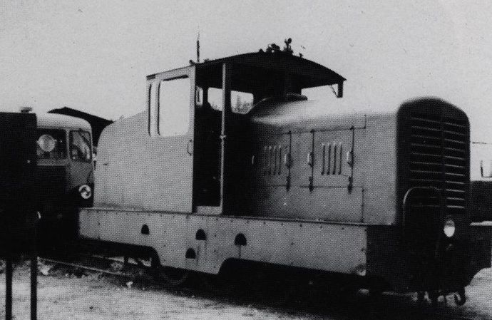 Tracteur n° 201 du réseau de la Vendée, après sa vente au B.A. (Cliché M. RIFAULT) Tracteur n° 201 du réseau de la Vendée, après sa vente au B.A. (Cliché M. RIFAULT)