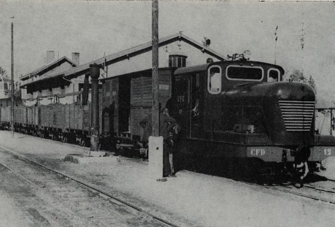 Train C-F.D. n° 12 en essais sur la ligne de l'Yonne. Ici à Chablis. (Collection C.F.D.)